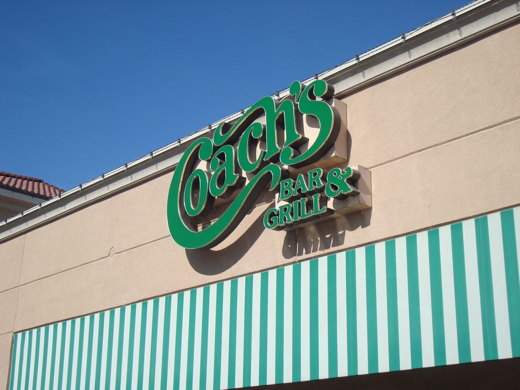 coach's bar and grill